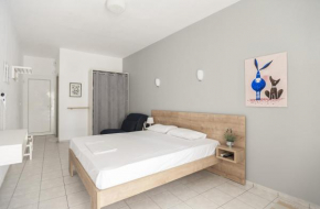Отель Afkos Apartments  Полихроно